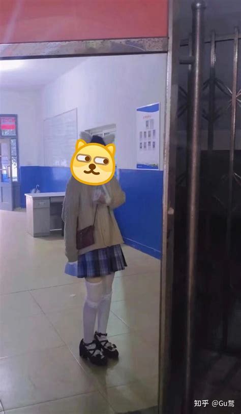 男娘第一次出门插画